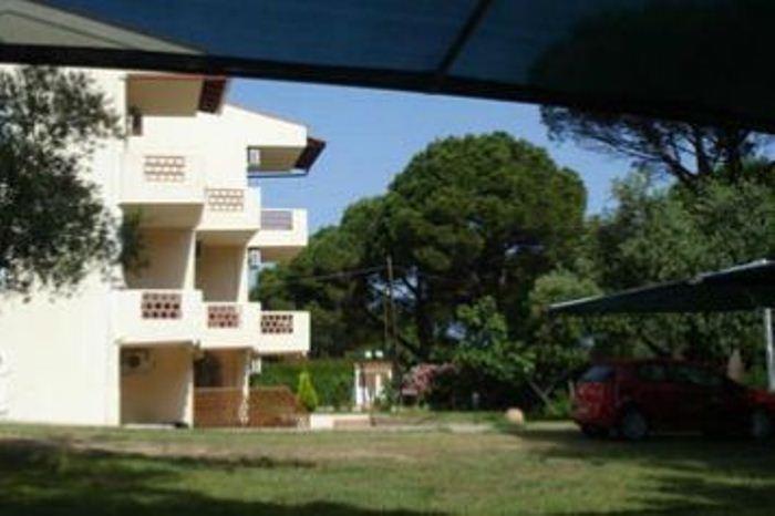 Elena Apartments Никити Екстериор снимка