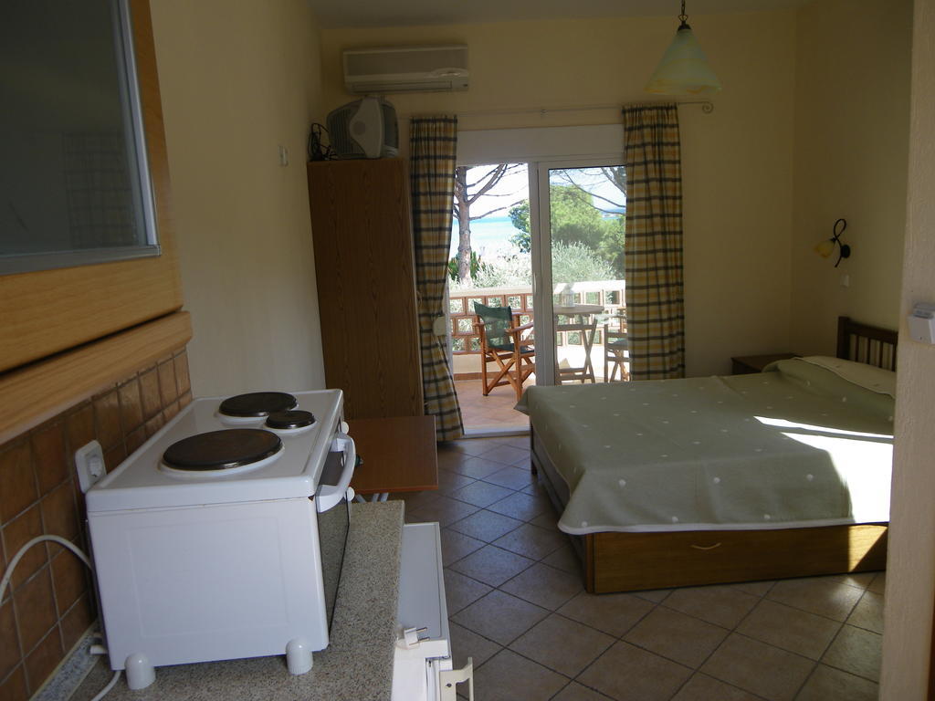 Elena Apartments Никити Екстериор снимка