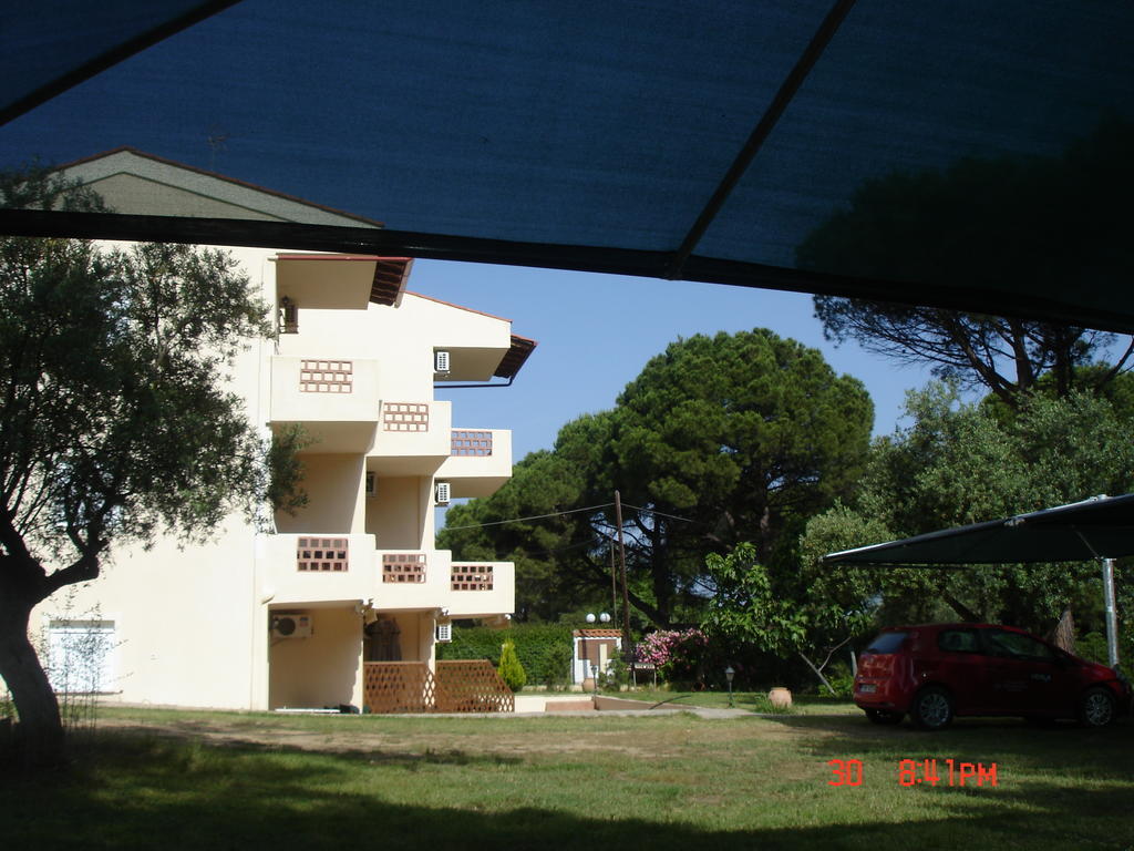 Elena Apartments Никити Екстериор снимка