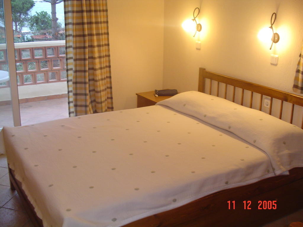Elena Apartments Никити Екстериор снимка